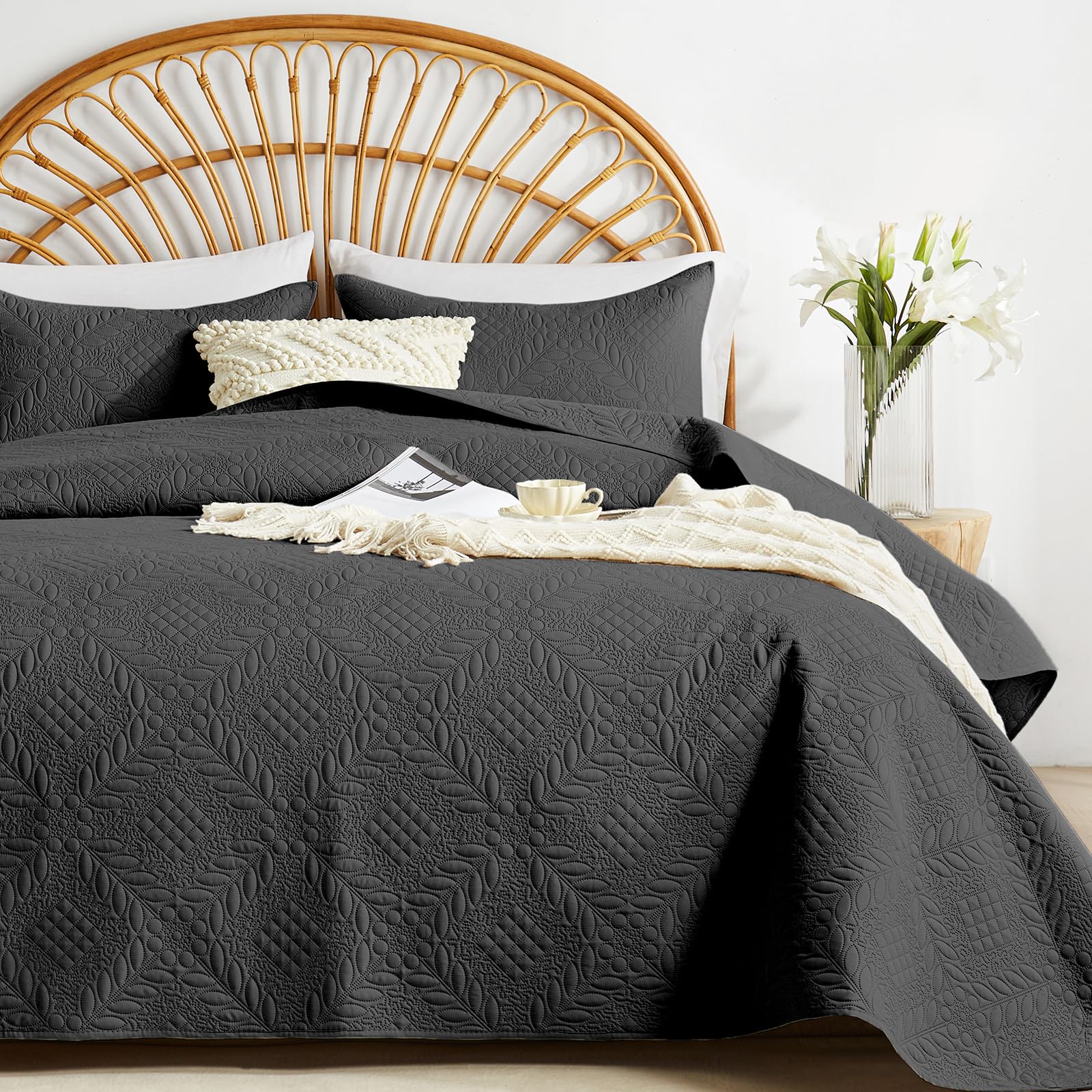 Flymme Twin Size Quilt Bedding Set,Black Lightweight Microfiber Soft Bedspreads,Retro Botanical Floral Leaf & Geometric Grid Pat